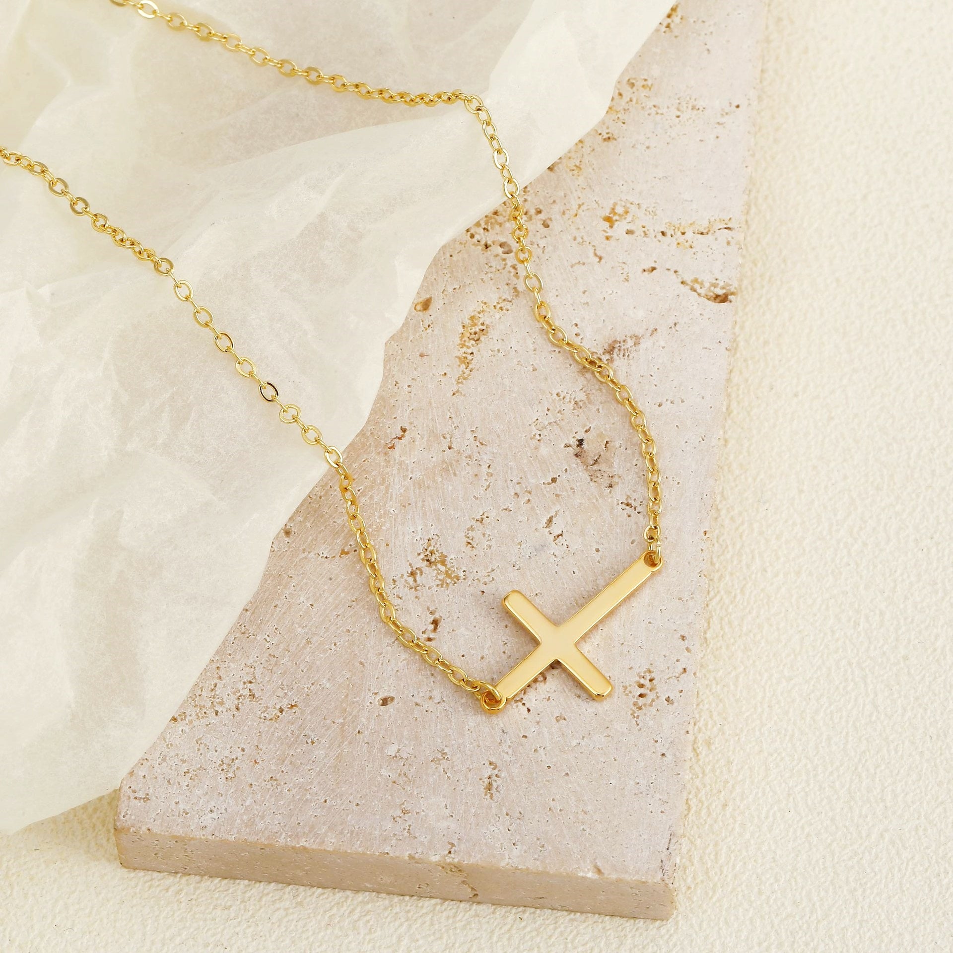 Exquisite And Compact cross Necklace